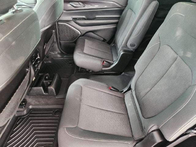2021 Jeep Grand Cherokee L Laredo 4x2