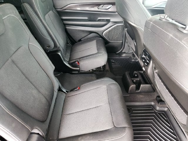 2021 Jeep Grand Cherokee L Laredo 4x2
