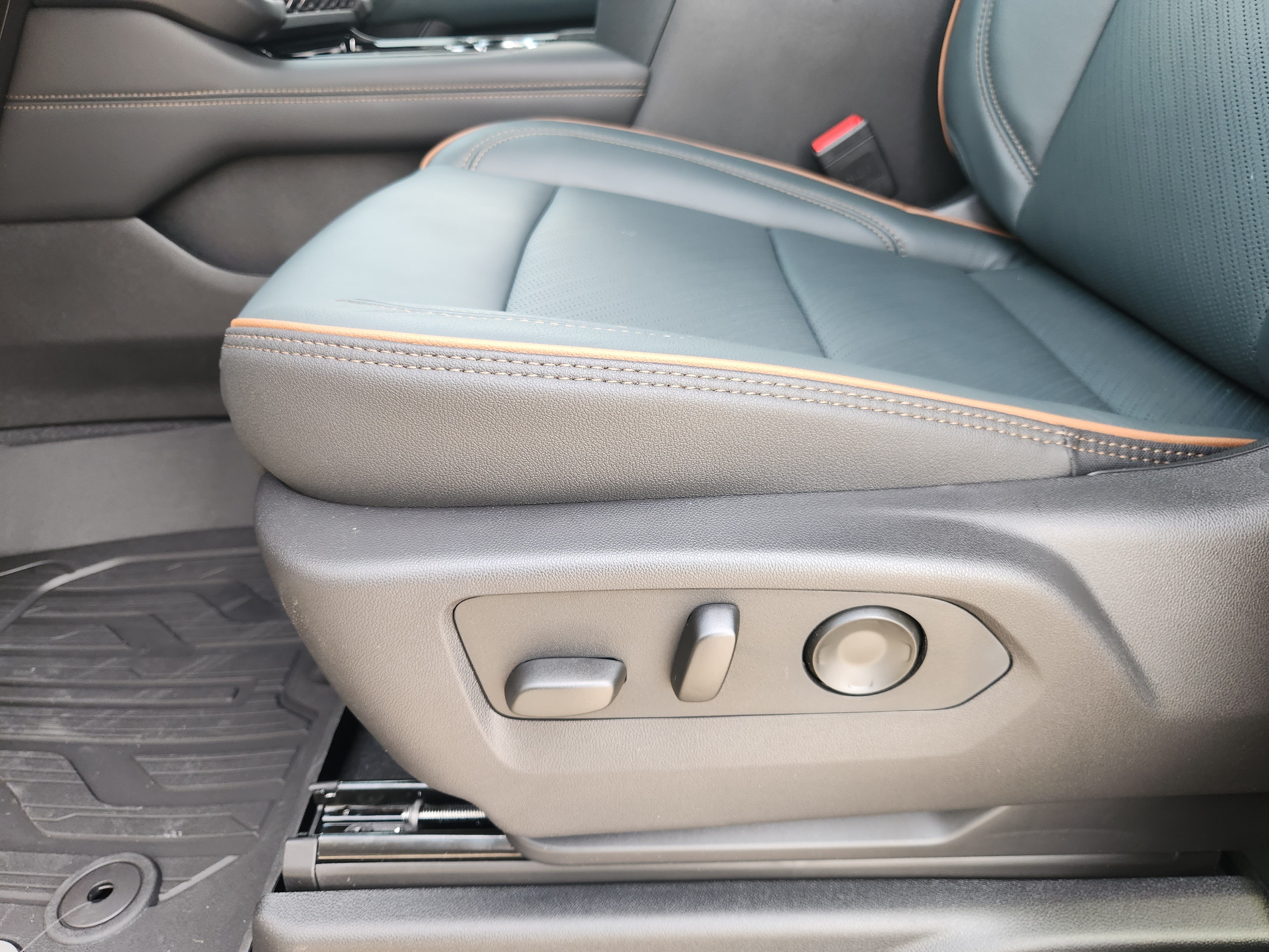 2027 GMC Yukon AT4