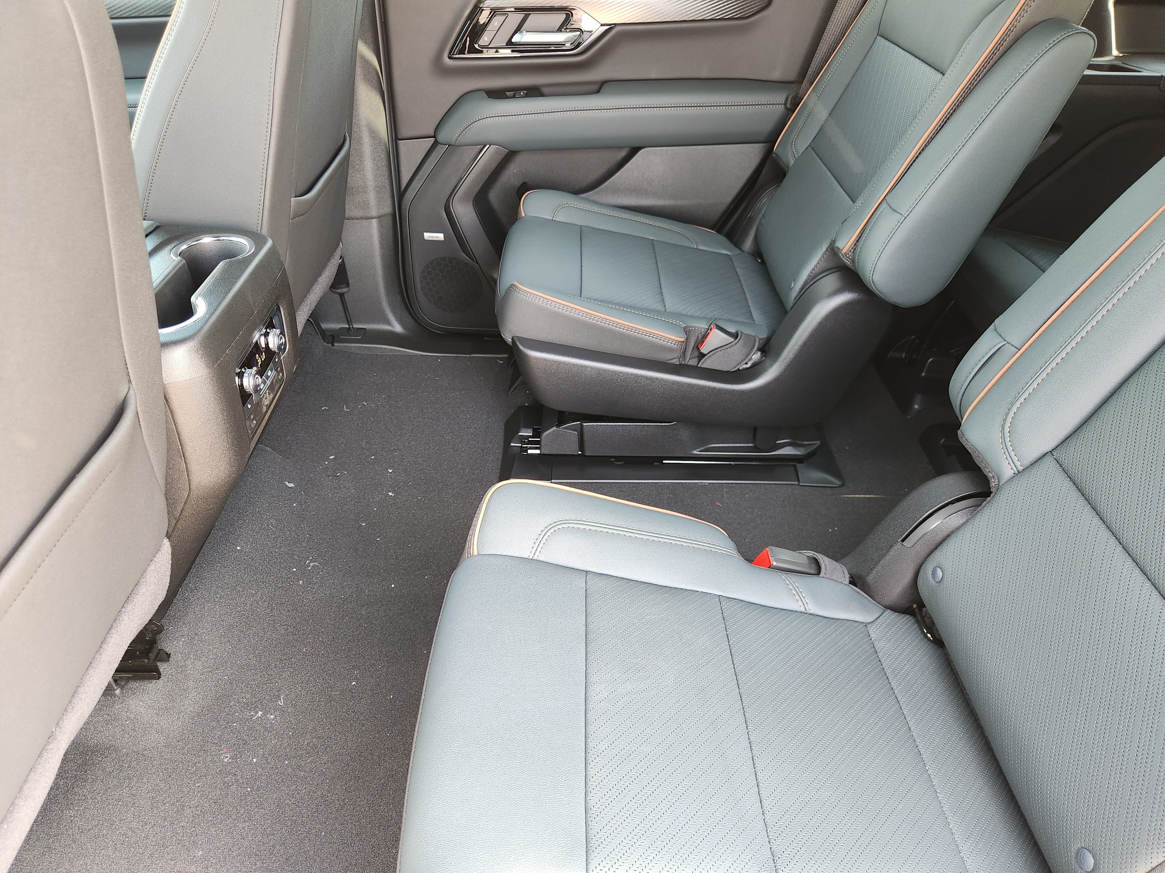 2027 GMC Yukon AT4