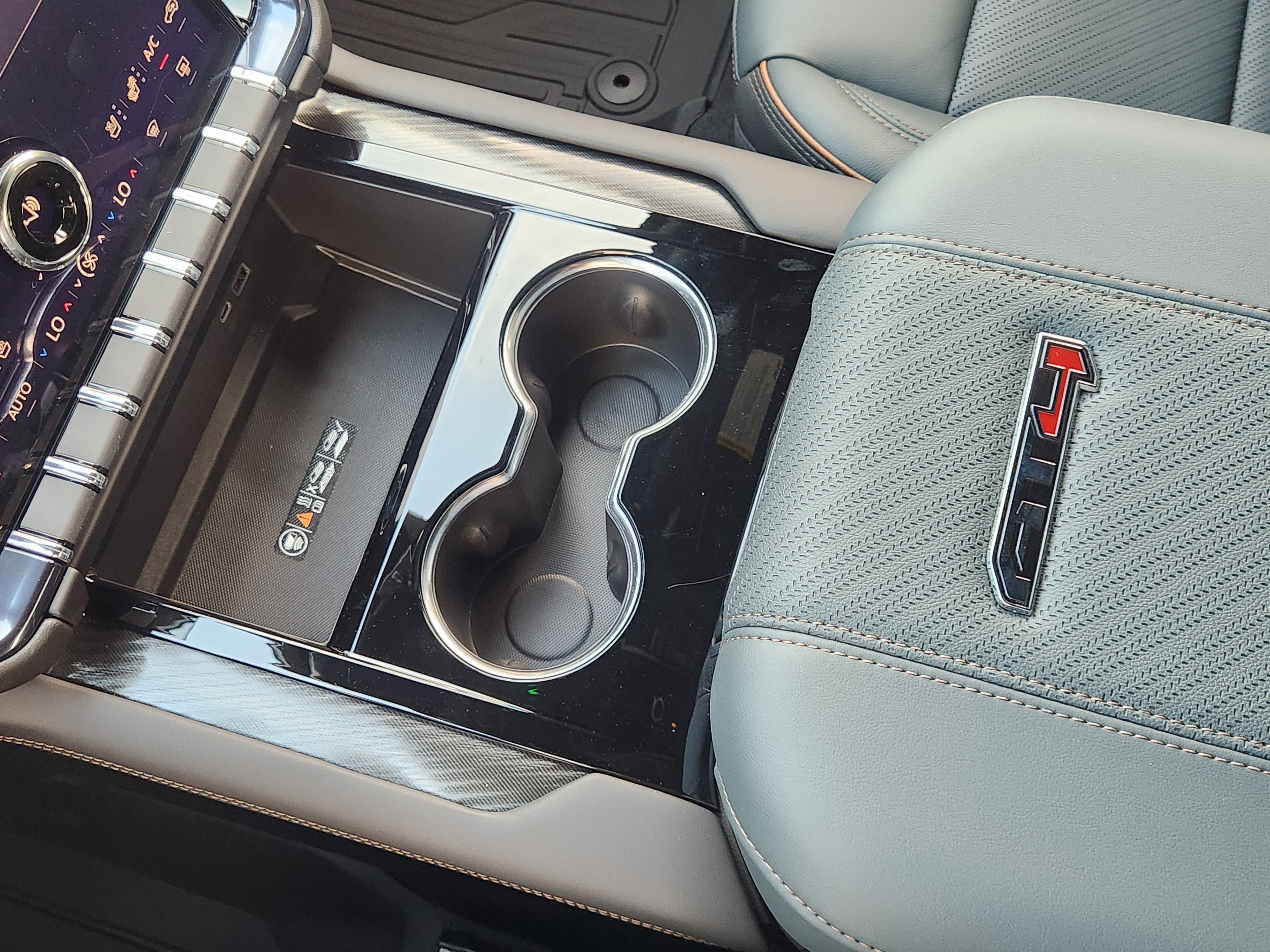 2027 GMC Yukon AT4
