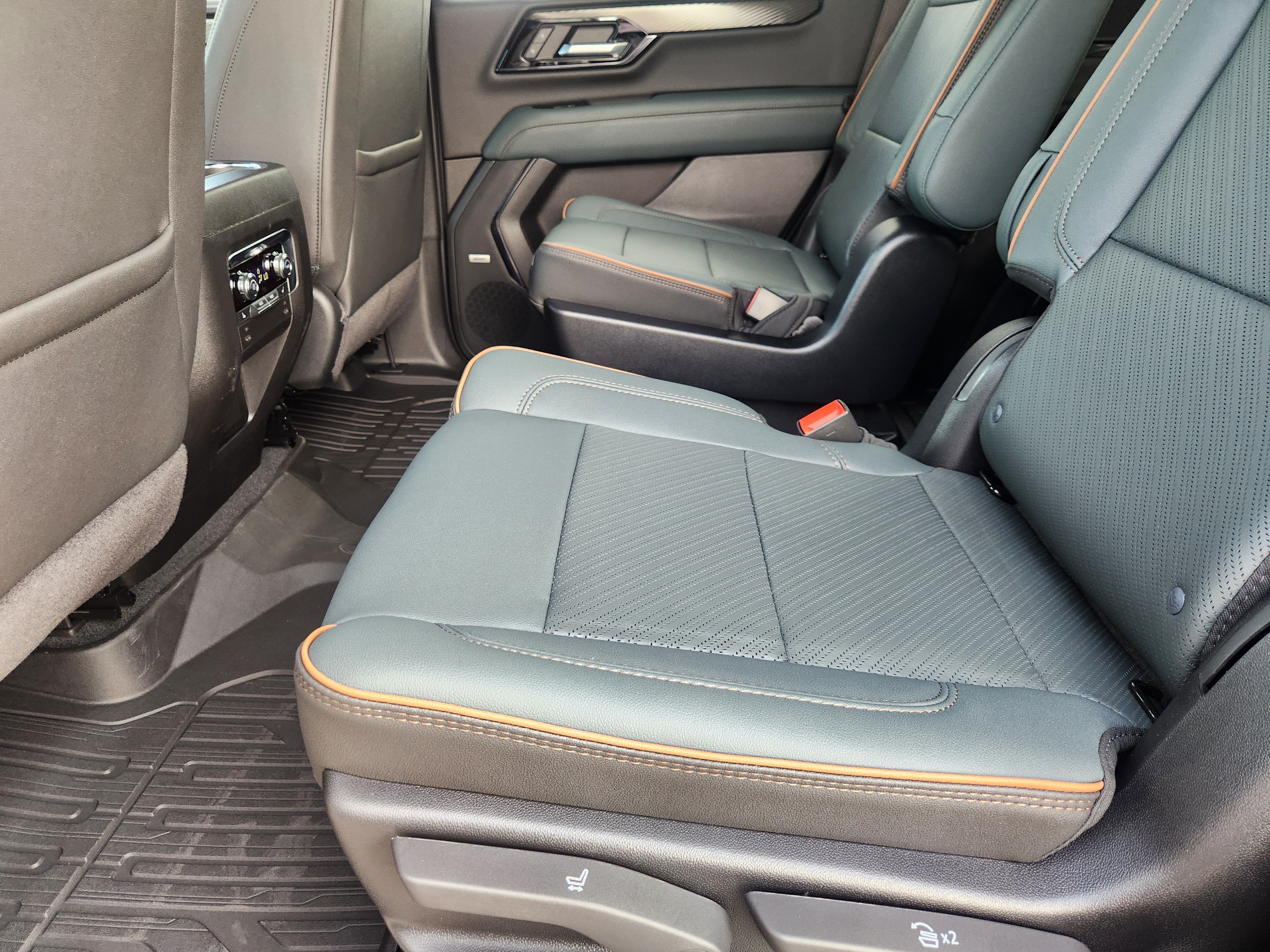 2027 GMC Yukon AT4