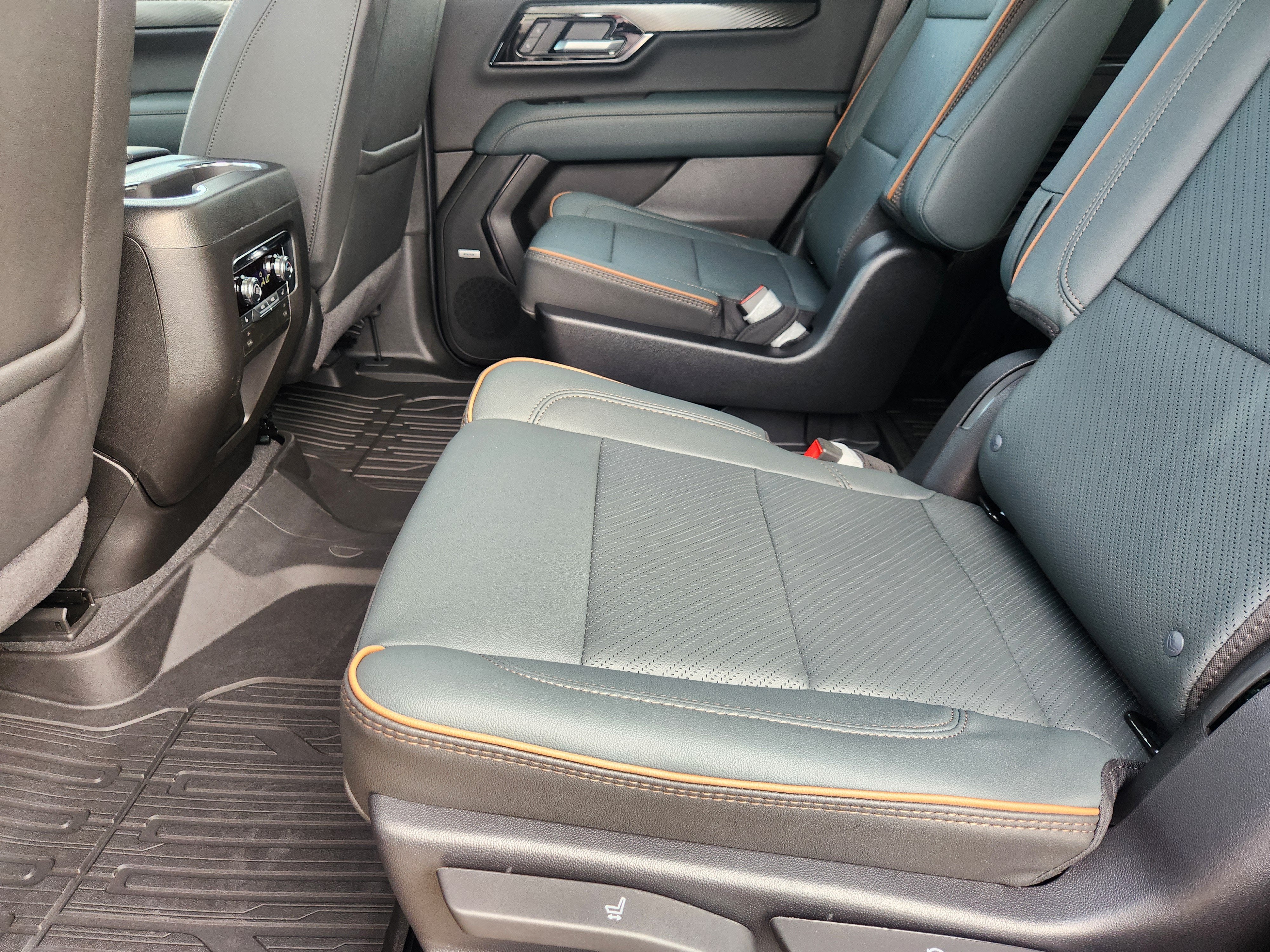 2027 GMC Yukon AT4