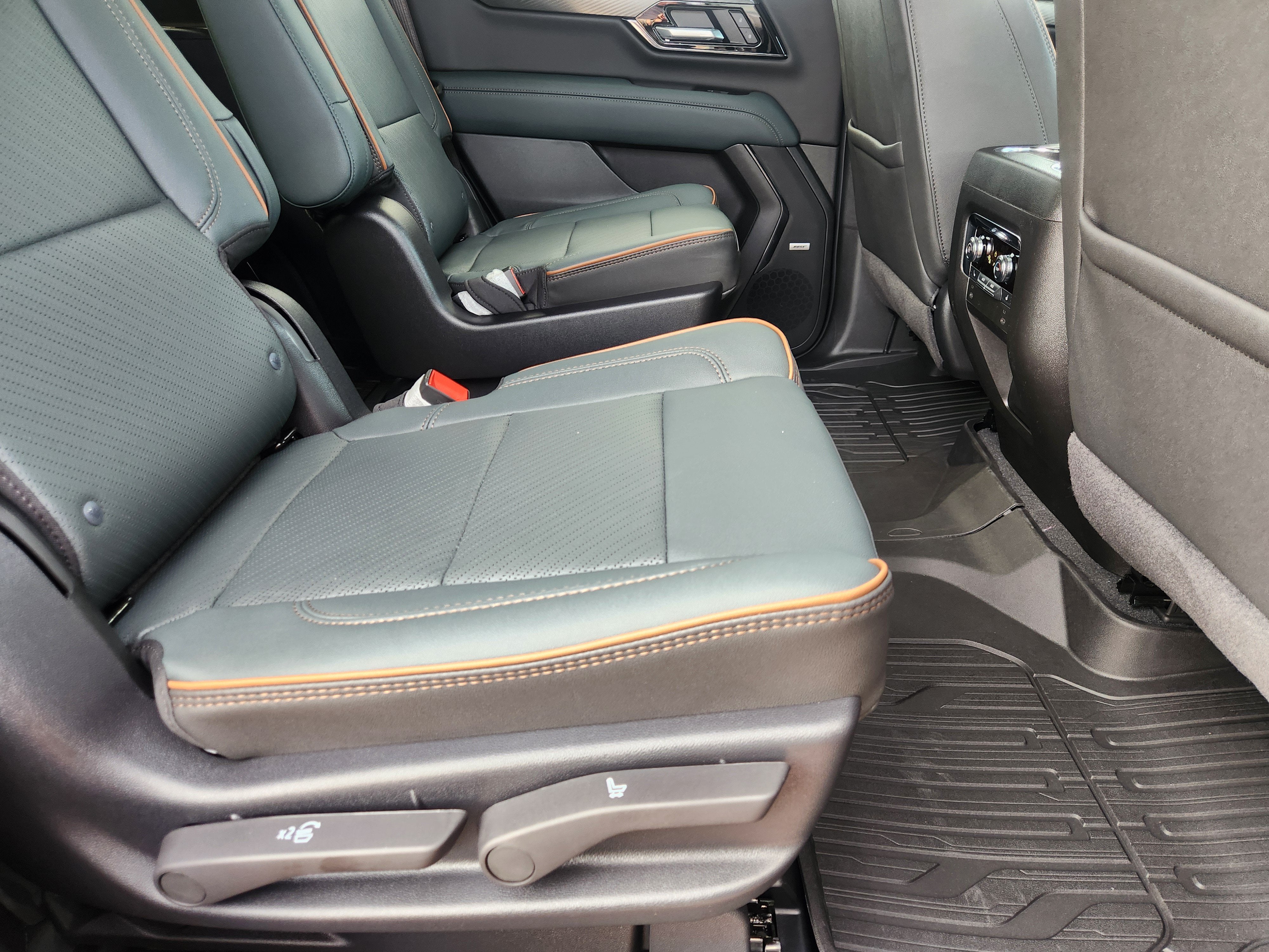 2027 GMC Yukon AT4