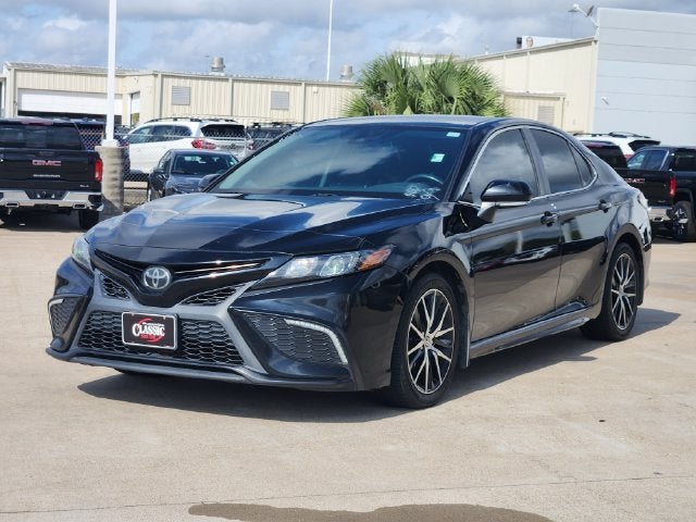 2022 Toyota Camry SE
